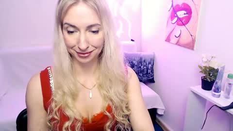 cute_smile_shy online show from April 16, 7:47 pm