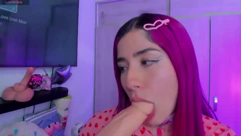 katalinda montt online show from April 19, 6:10 pm