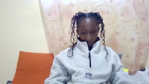 Snapshot of cute_xeniah chatting on October 5, 4:11 am cute_xeniah online show from October 5, 4:11 am