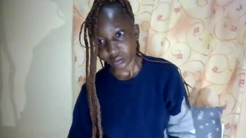 Snapshot of cute_xeniah chatting on October 31, 2:34 am cute_xeniah online show from October 31, 2:34 am