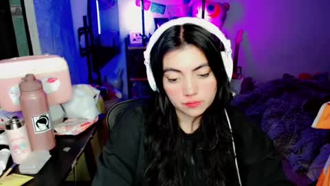 Snapshot of cuteambervi chatting on December 4, 1:58 am Princess Amber online show from December 4, 1:58 am