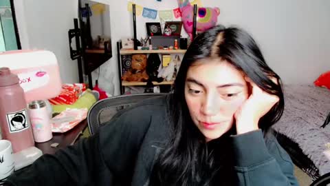 Snapshot of cuteambervi chatting on December 4, 6:28 pm Princess Amber online show from December 4, 6:28 pm