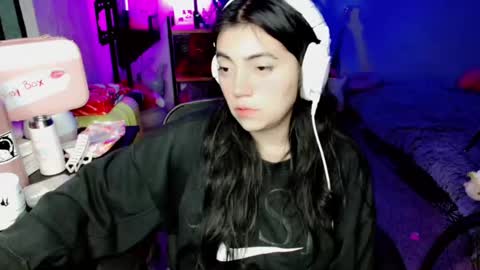 Snapshot of cuteambervi chatting on December 4, 11:24 pm Princess Amber online show from December 4, 11:24 pm