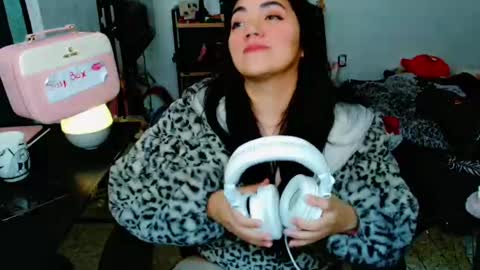 Snapshot of cuteambervi chatting on January 15, 6:51 pm Princess Amber online show from January 15, 6:51 pm