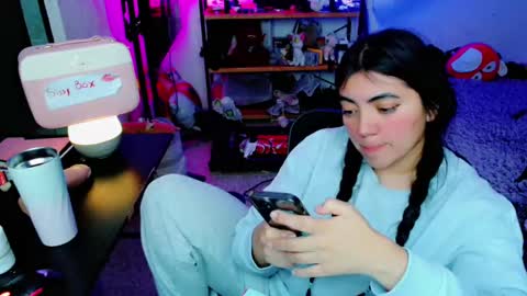 Snapshot of cuteambervi chatting on January 16, 10:44 pm Princess Amber online show from January 16, 10:44 pm