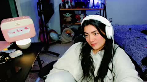 Snapshot of cuteambervi chatting on January 28, 4:50 am Princess Amber online show from January 28, 4:50 am