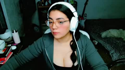 Snapshot of cuteambervi chatting on February 9, 11:15 pm Princess Amber online show from February 9, 11:15 pm