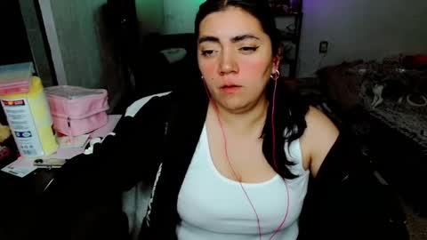 Snapshot of cuteambervi chatting on September 17, 8:54 pm Princess Amber online show from September 17, 8:54 pm