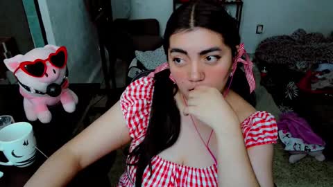 Snapshot of cuteambervi chatting on October 14, 8:31 pm Princess Amber online show from October 14, 8:31 pm