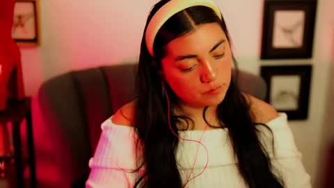 Snapshot of cuteambervi chatting on December 14, 8:13 pm Princess Amber online show from December 14, 8:13 pm