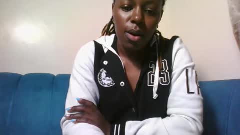 Snapshot of cuteberry87 chatting on October 29, 7:54 am Cuteberry87 online show from October 29, 7:54 am