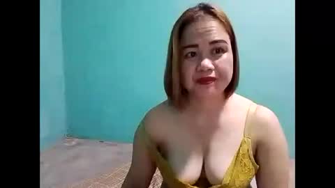 Snapshot of cutechey06 chatting on December 11, 9:23 pm Sky online show from December 11, 9:23 pm