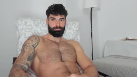 cuteeboy online show from February 17, 6:53 am