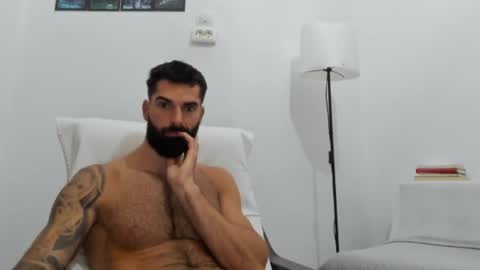 cuteeboy online show from October 8, 7:06 am