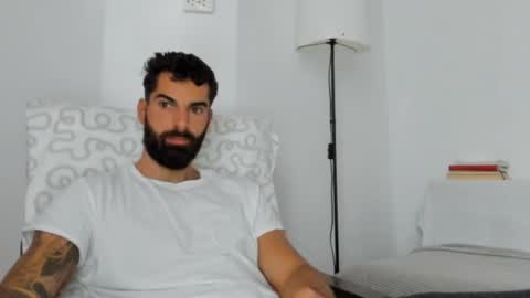 cuteeboy online show from November 3, 7:31 am