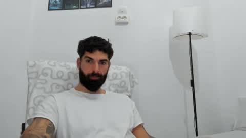 cuteeboy online show from December 16, 6:51 am