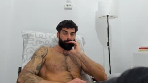 cuteeboy online show from December 18, 4:02 pm