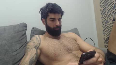 cuteeboy online show from February 4, 6:08 am