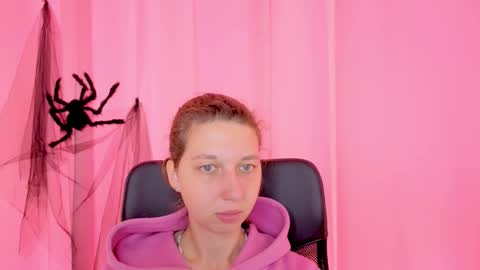 Snapshot of cuteellii chatting on November 13, 11:09 am Elli online show from November 13, 11:09 am