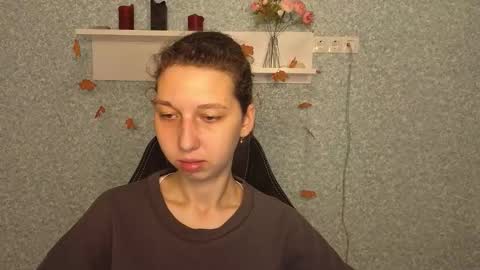 Snapshot of cuteellii chatting on November 28, 5:10 am Elli online show from November 28, 5:10 am