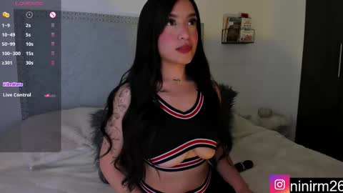 Snapshot of cutegirl__nini chatting on October 19, 4:35 am andre online show from October 19, 4:35 am