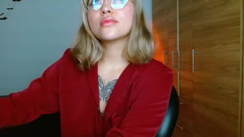 isabella online show from January 16, 5:06 pm