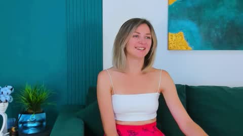 cutemirage online show from September 22, 2:41 pm