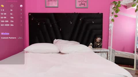 cutepetitee online show from September 14, 7:46 pm