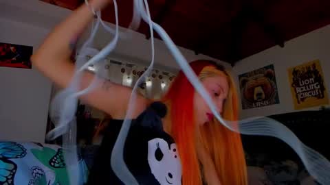 cuteweed420 online show from January 3, 7:27 am