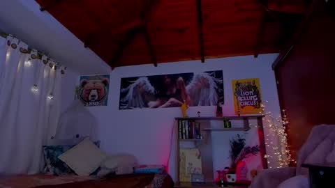 cuteweed420 online show from February 24, 7:33 am