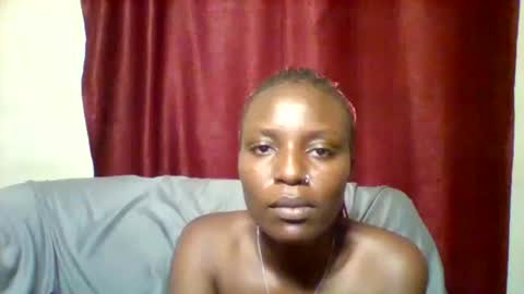 Snapshot of cutey_lunar chatting on February 14, 2:18 am cutey_lunar online show from February 14, 2:18 am