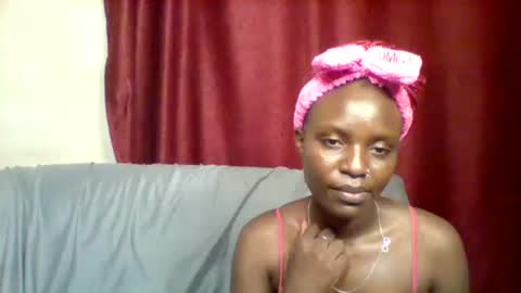 Snapshot of cutey_lunar chatting on February 16, 8:33 pm cutey_lunar online show from February 16, 8:33 pm