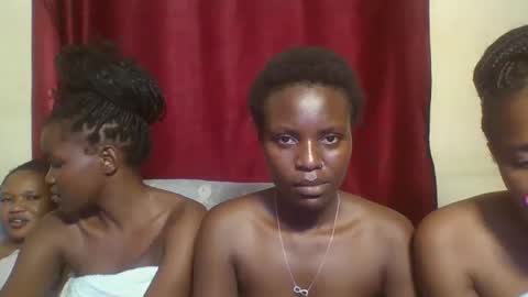 Snapshot of cutey_lunar chatting on February 25, 3:52 am cutey_lunar online show from February 25, 3:52 am