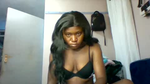 Snapshot of cutezola chatting on December 3, 3:03 am cutezola online show from December 3, 3:03 am