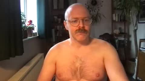 Snapshot of cutguyoncam chatting on December 20, 11:39 am cutguyoncam online show from December 20, 11:39 am