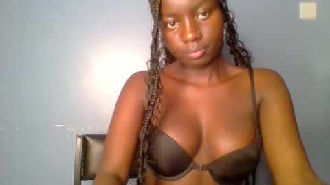 Snapshot of cutie_choco chatting on October 10, 10:25 am cutie_choco online show from October 10, 10:25 am