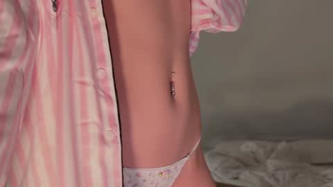 Snapshot of cutieeeeva chatting on January 10, 3:25 pm E online show from January 10, 3:25 pm