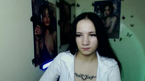 Snapshot of cutielady_ chatting on November 16, 7:41 pm Emma online show from November 16, 7:41 pm