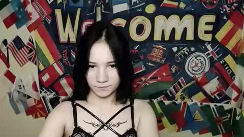 Snapshot of cutielady_ chatting on November 22, 7:07 am Emma online show from November 22, 7:07 am