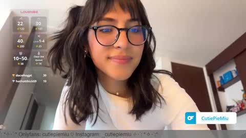 Snapshot of cutiepiemiu chatting on January 8, 10:37 pm cutiepiemiu - online show from January 8, 10:37 pm