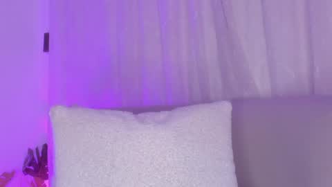 Hannah online show from April 18, 7:07 pm