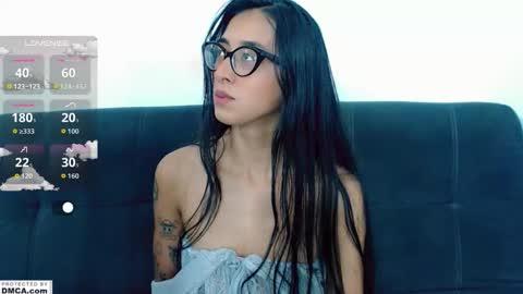 miss ari  online show from December 4, 11:19 am