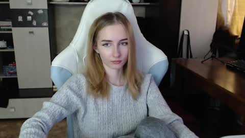 Snapshot of cutti_crystal chatting on October 11, 8:57 am Cutti Crystal online show from October 11, 8:57 am