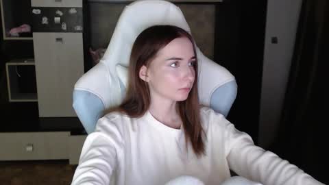 Snapshot of cutti_crystal chatting on October 27, 6:12 pm Cutti Crystal online show from October 27, 6:12 pm