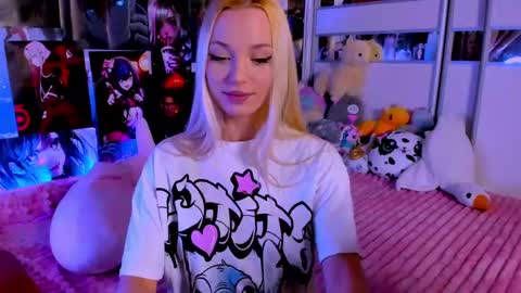 Snapshot of cuttie_ponyy chatting on December 22, 9:31 pm Nora online show from December 22, 9:31 pm