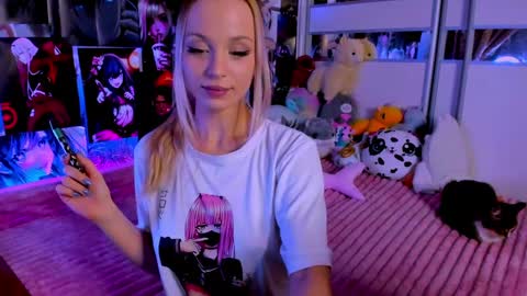 Snapshot of cuttie_ponyy chatting on January 11, 12:44 am Nora online show from January 11, 12:44 am