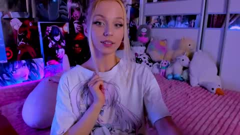 Snapshot of cuttie_ponyy chatting on March 2, 12:31 am Nora online show from March 2, 12:31 am