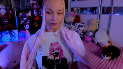 Snapshot of cuttie_ponyy chatting on September 27, 8:25 pm Nora online show from September 27, 8:25 pm