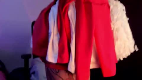 Snapshot of cyan_xo chatting on November 1, 1:29 am Cyan online show from November 1, 1:29 am