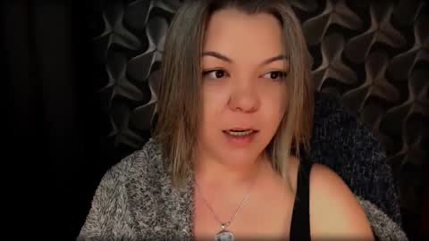 Snapshot of cyberdomme chatting on February 5, 9:18 pm Full time mean bitch. online show from February 5, 9:18 pm